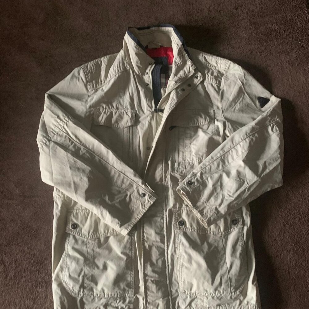 Vintage Man Cream Color Windbreaker Classic Style Zipper Jacket